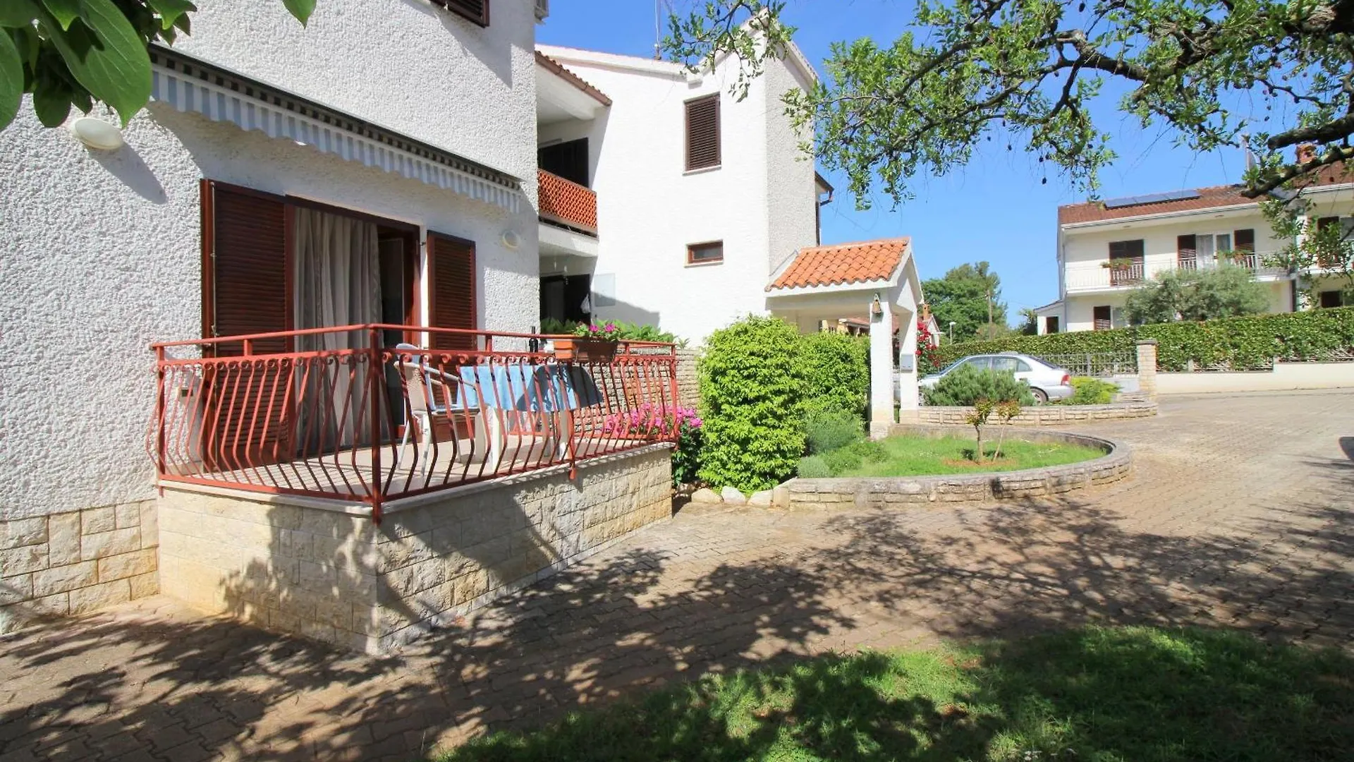 Apartment Ema In Ruhiger Lage Mit Parkplatz Im Hof Porec