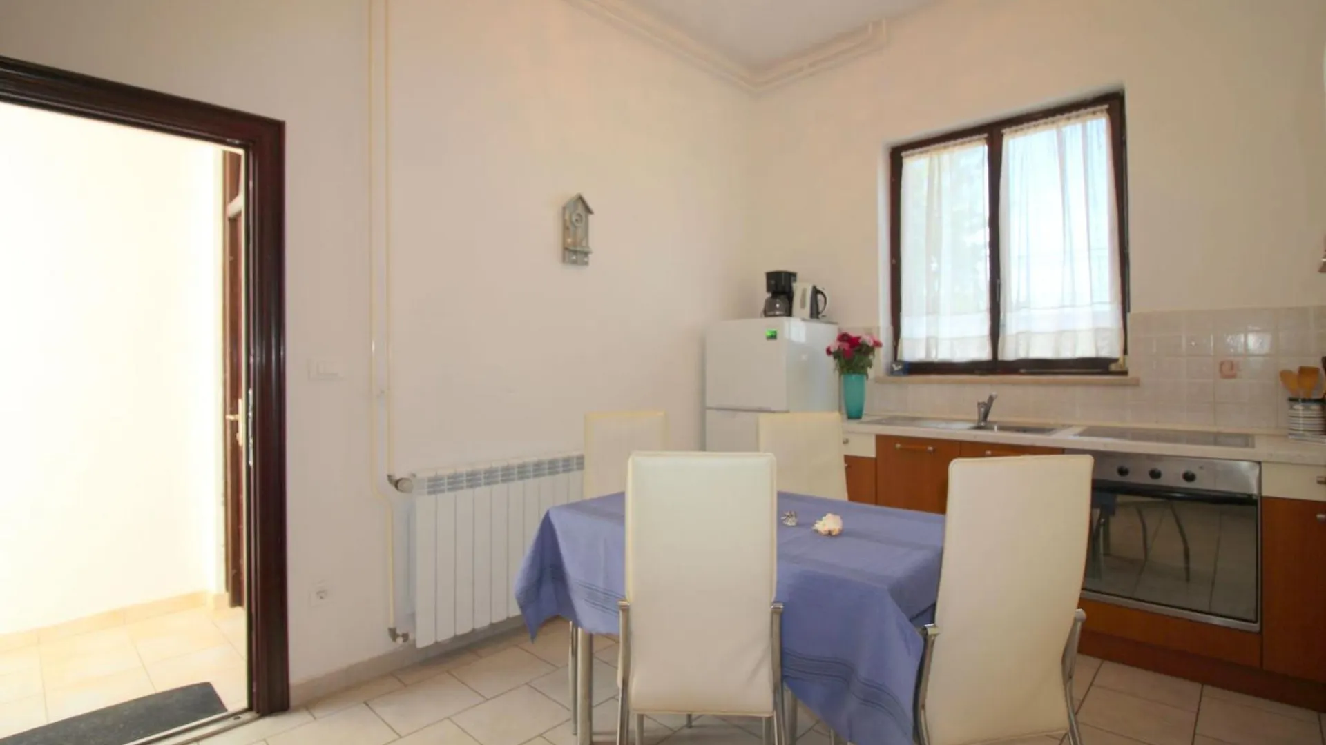 Apartment Ema In Ruhiger Lage Mit Parkplatz Im Hof Porec 0*,  Croatia