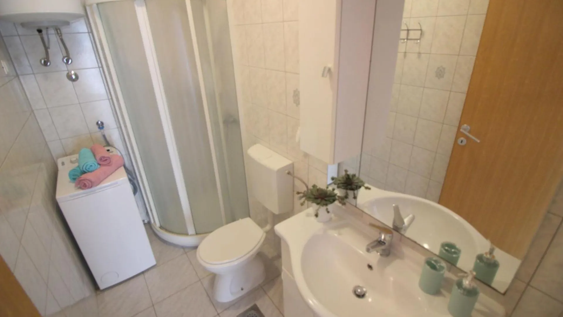 Apartment Ema In Ruhiger Lage Mit Parkplatz Im Hof Porec