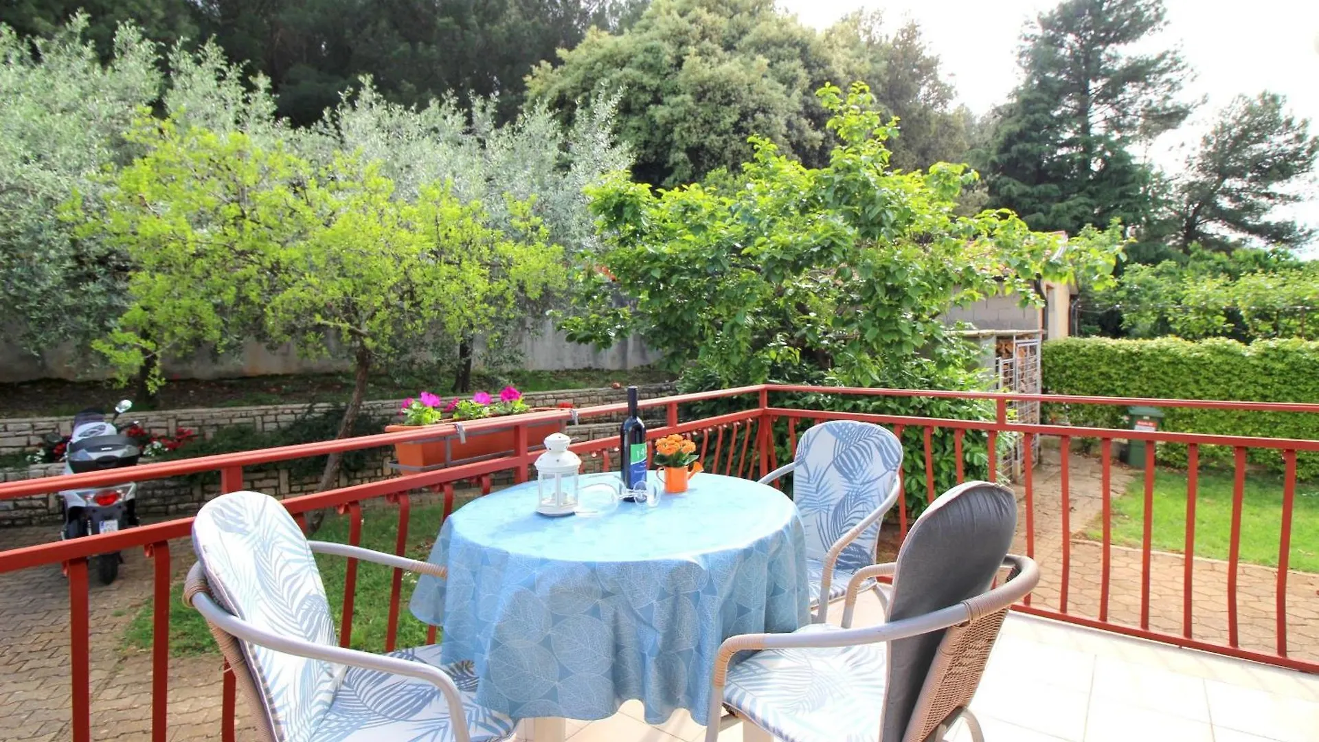 Apartment Ema In Ruhiger Lage Mit Parkplatz Im Hof Porec Croatia