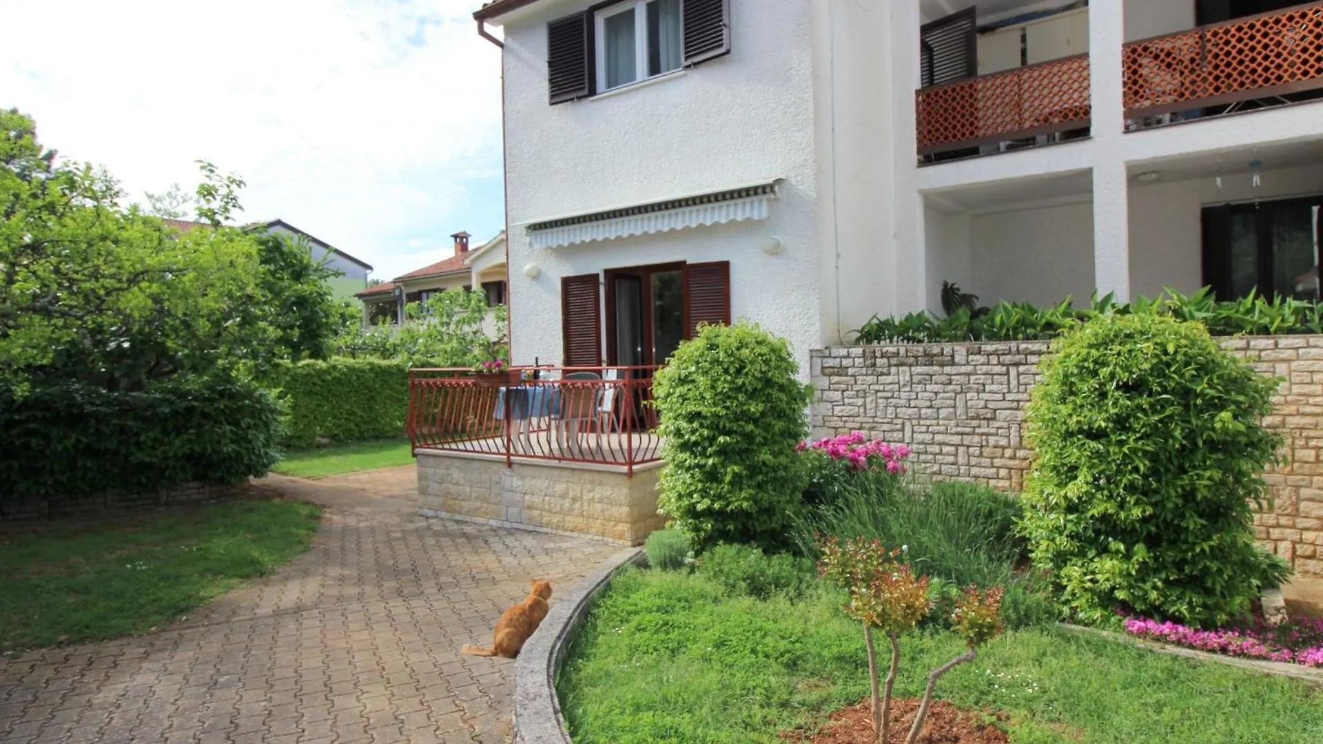 Apartment Ema In Ruhiger Lage Mit Parkplatz Im Hof Porec
